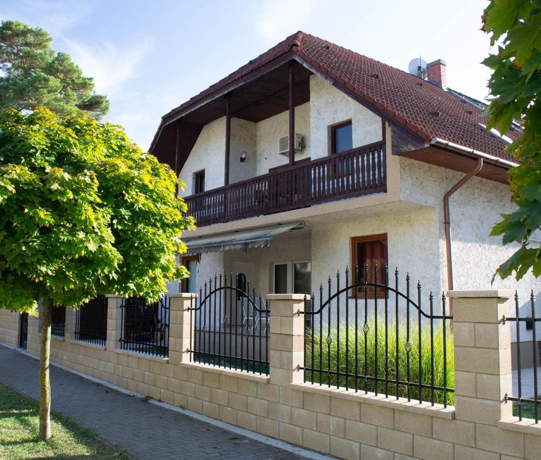 Zsolnay Apartman Siófok Zewnętrze zdjęcie
